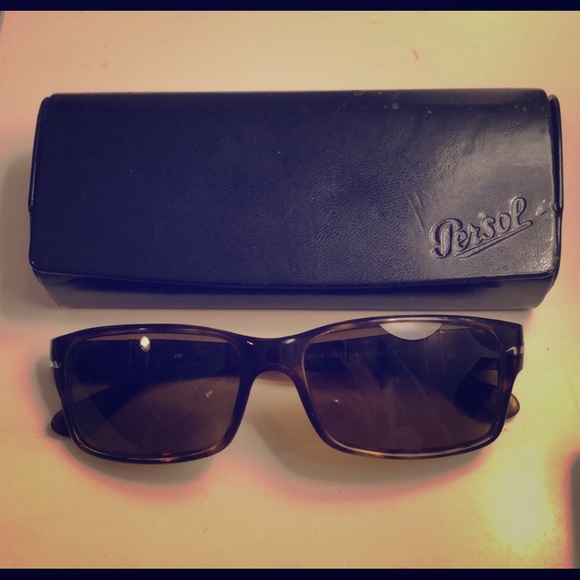 Persol Accessories - PERSOL Sunglasses w/polarized lens. Well cared for